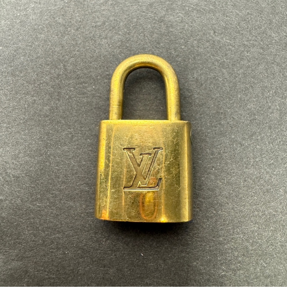Louis Vuitton 306 Brass Lock No Key